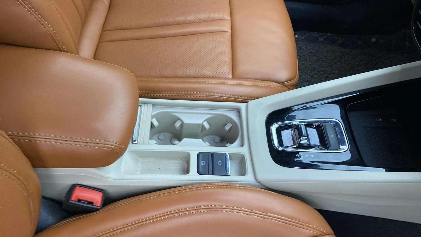 2022 Skoda Octavia L&K 2.0 AT, Petrol, Automatic, 65,585 km, Gear Lever