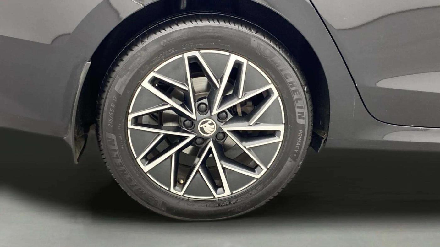 2022 Skoda Octavia L&K 2.0 AT, Petrol, Automatic, 65,585 km, Right Rear Wheel