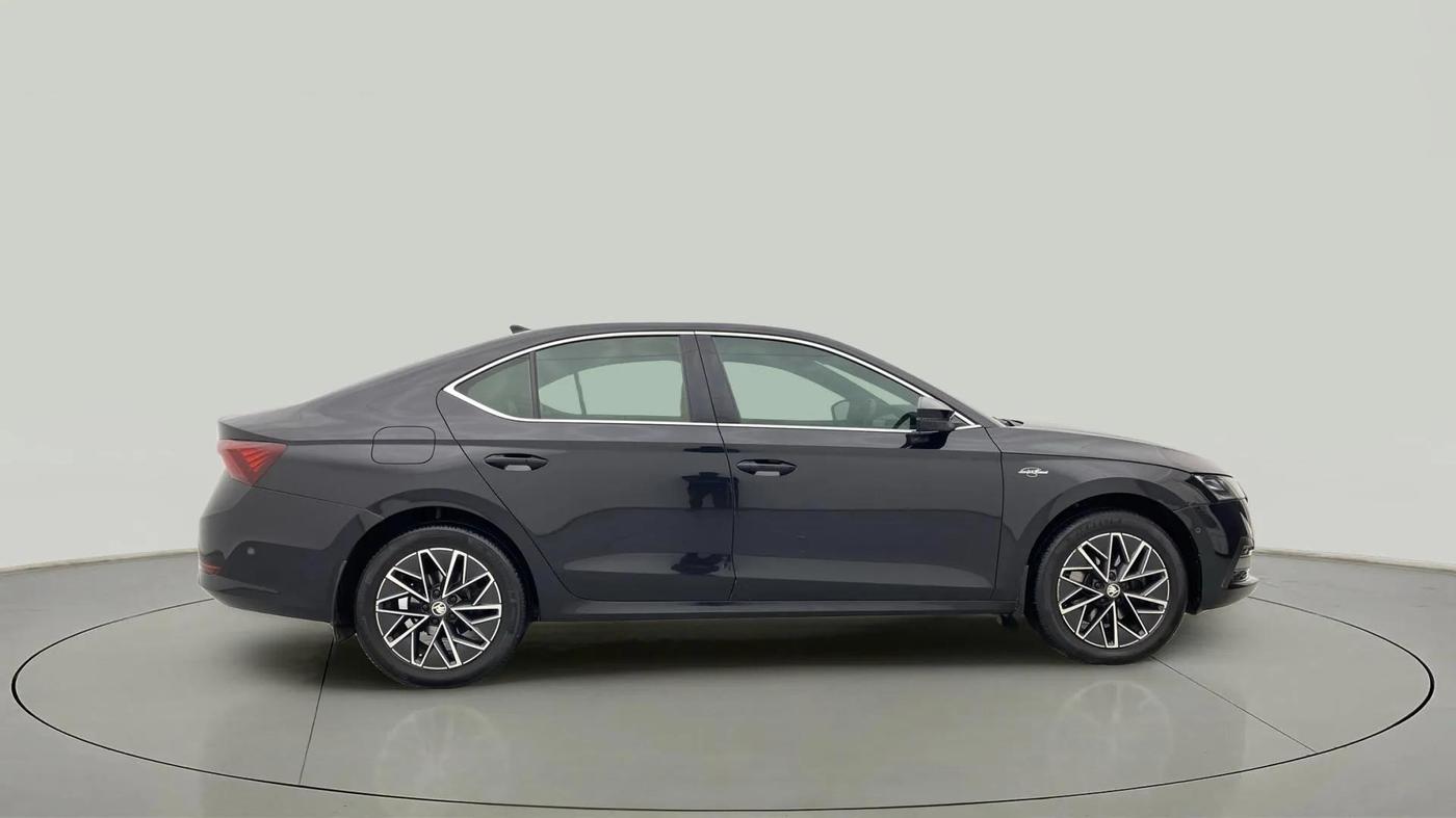 2022 Skoda Octavia L&K 2.0 AT, Petrol, Automatic, 65,585 km, Right Side View