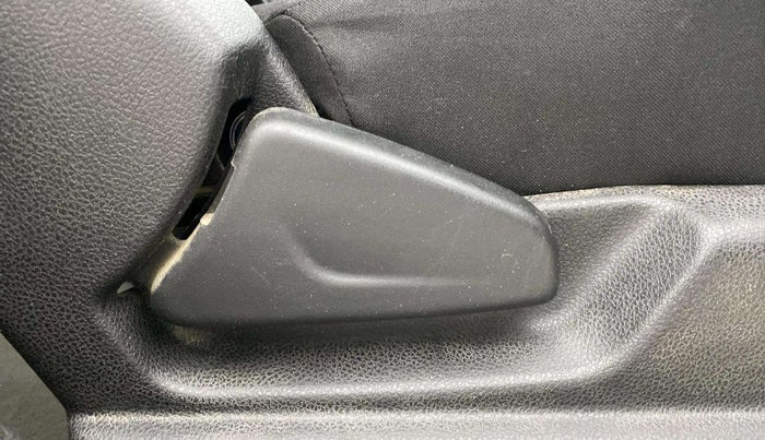 2018 Renault Kwid RXL 1.0, Petrol, Manual, 40,669 km, Driver Side Adjustment Panel