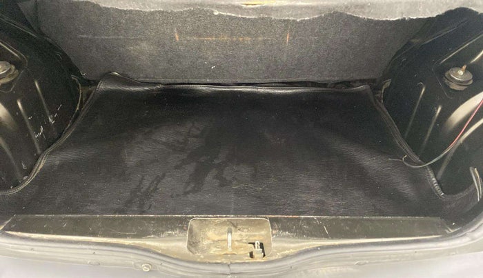 2018 Renault Kwid RXL 1.0, Petrol, Manual, 40,669 km, Boot Inside