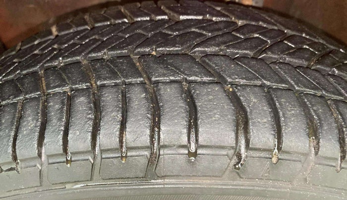 2016 Maruti Celerio VXI AMT, Petrol, Automatic, 43,462 km, Left Front Tyre Tread