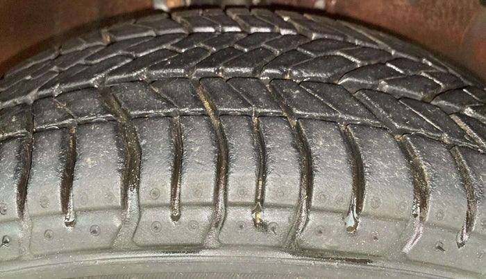 2016 Maruti Celerio VXI AMT, Petrol, Automatic, 43,462 km, Right Front Tyre Tread