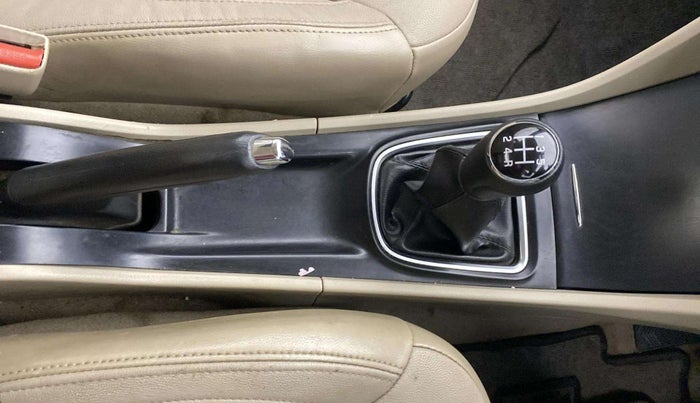 2015 Maruti Ciaz ZXI+, Petrol, Manual, 93,423 km, Gear Lever