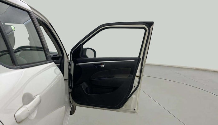 2015 Maruti Swift VXI, Petrol, Manual, 1,12,768 km, RHS Front Door