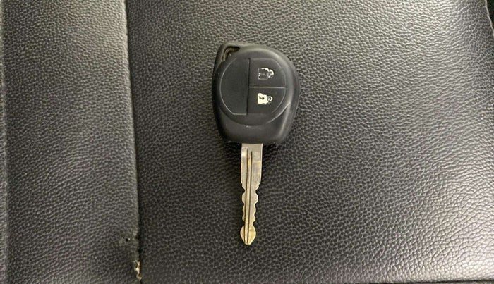 2015 Maruti Swift VXI, Petrol, Manual, 1,12,768 km, Key Close Up
