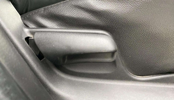 2015 Maruti Swift VXI, Petrol, Manual, 1,12,768 km, Driver Side Adjustment Panel