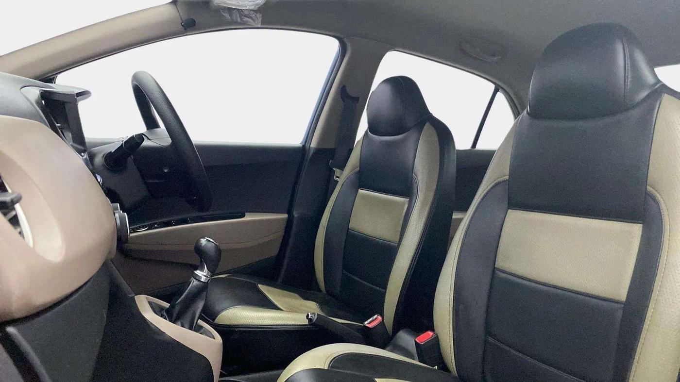 2014 Hyundai Xcent S (O) 1.2, Petrol, Manual, 85,935 km, Right Side Front Door Cabin