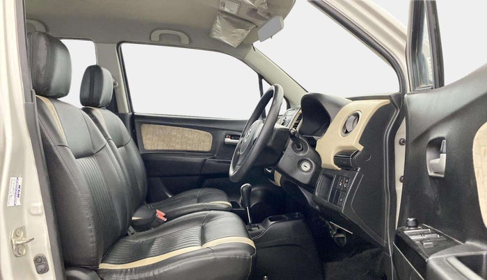 2017 Maruti Wagon R 1.0 VXI AMT, Petrol, Automatic, 53,202 km, Right Side Front Door Cabin