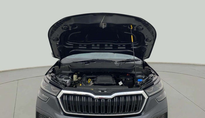 2021 Skoda KUSHAQ AMBITION 1.0L TSI AT, Petrol, Automatic, 30,663 km, Open Bonet