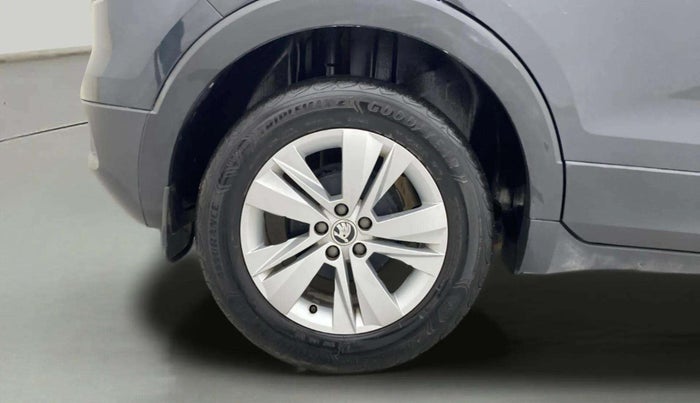 2021 Skoda KUSHAQ AMBITION 1.0L TSI AT, Petrol, Automatic, 30,663 km, Right Rear Wheel