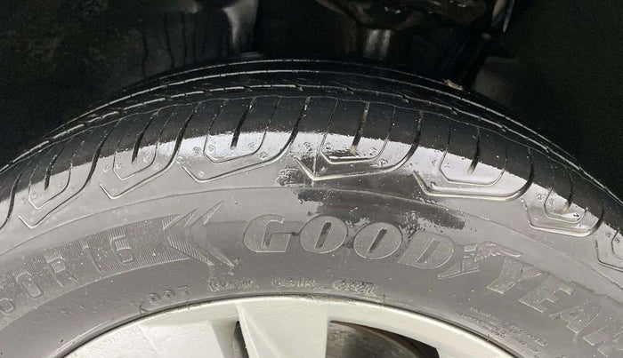 2021 Skoda KUSHAQ AMBITION 1.0L TSI AT, Petrol, Automatic, 30,663 km, Left Front Tyre Tread