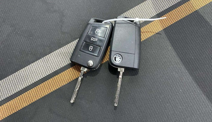 2021 Skoda KUSHAQ AMBITION 1.0L TSI AT, Petrol, Automatic, 30,663 km, Key Close Up