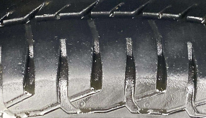 2017 Maruti Wagon R 1.0 VXI AMT, Petrol, Automatic, 28,197 km, Left Front Tyre Tread