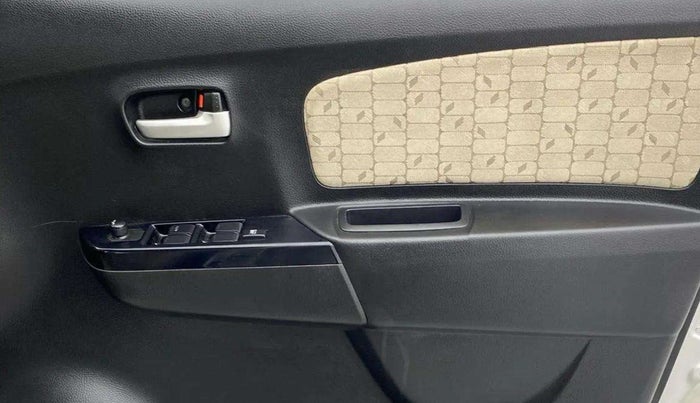 2017 Maruti Wagon R 1.0 VXI AMT, Petrol, Automatic, 28,197 km, Driver Side Door Panels Control