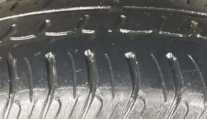 2017 Maruti Wagon R 1.0 VXI AMT, Petrol, Automatic, 28,197 km, Left Rear Tyre Tread