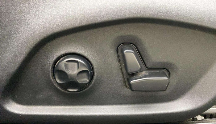 2019 Jeep Compass LIMITED PLUS PETROL AT, Petrol, Automatic, 63,565 km, Driver Side Adjustment Panel