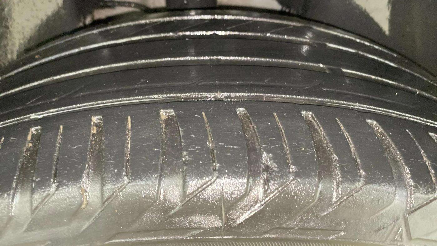 2019 Jeep Compass LIMITED PLUS PETROL AT, Petrol, Automatic, 64,045 km, Right Rear Tyre Tread
