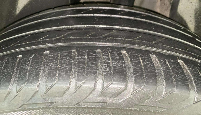 2019 Jeep Compass LIMITED PLUS PETROL AT, Petrol, Automatic, 63,565 km, Left Rear Tyre Tread