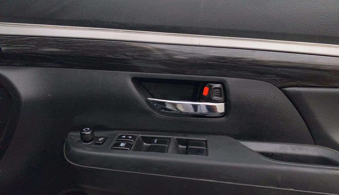 2022 Maruti XL6 ZETA MT, Petrol, Manual, 45,203 km, Driver Side Door Panels Control