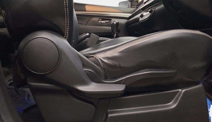 2022 Maruti XL6 ZETA MT, Petrol, Manual, 45,203 km, Driver Side Adjustment Panel