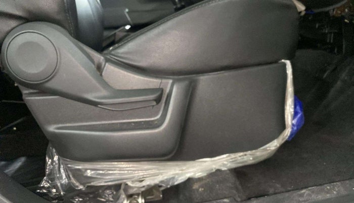 2021 Maruti New Wagon-R VXI 1.0, Petrol, Manual, 25,405 km, Driver Side Adjustment Panel