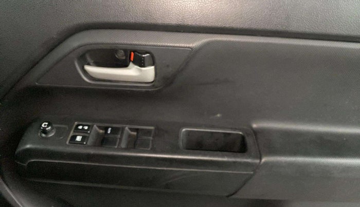 2021 Maruti New Wagon-R VXI 1.0, Petrol, Manual, 25,405 km, Driver Side Door Panels Control
