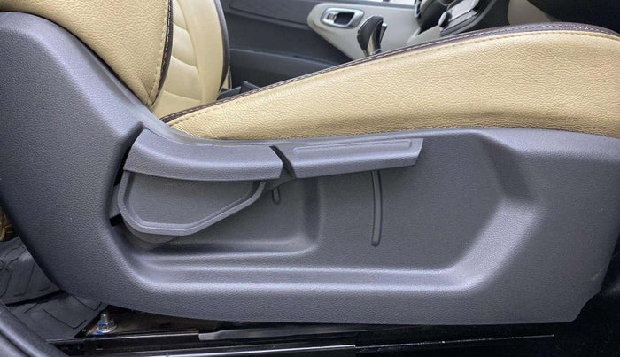 2020 Hyundai AURA SX PLUS 1.2 AMT, Petrol, Automatic, 81,068 km, Driver Side Adjustment Panel