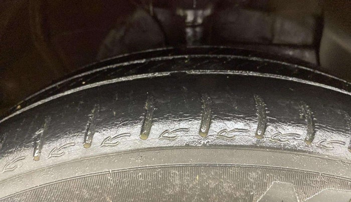 2020 Hyundai AURA SX PLUS 1.2 AMT, Petrol, Automatic, 81,068 km, Right Front Tyre Tread