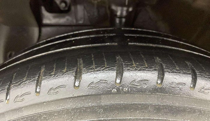 2020 Hyundai AURA SX PLUS 1.2 AMT, Petrol, Automatic, 81,068 km, Left Front Tyre Tread
