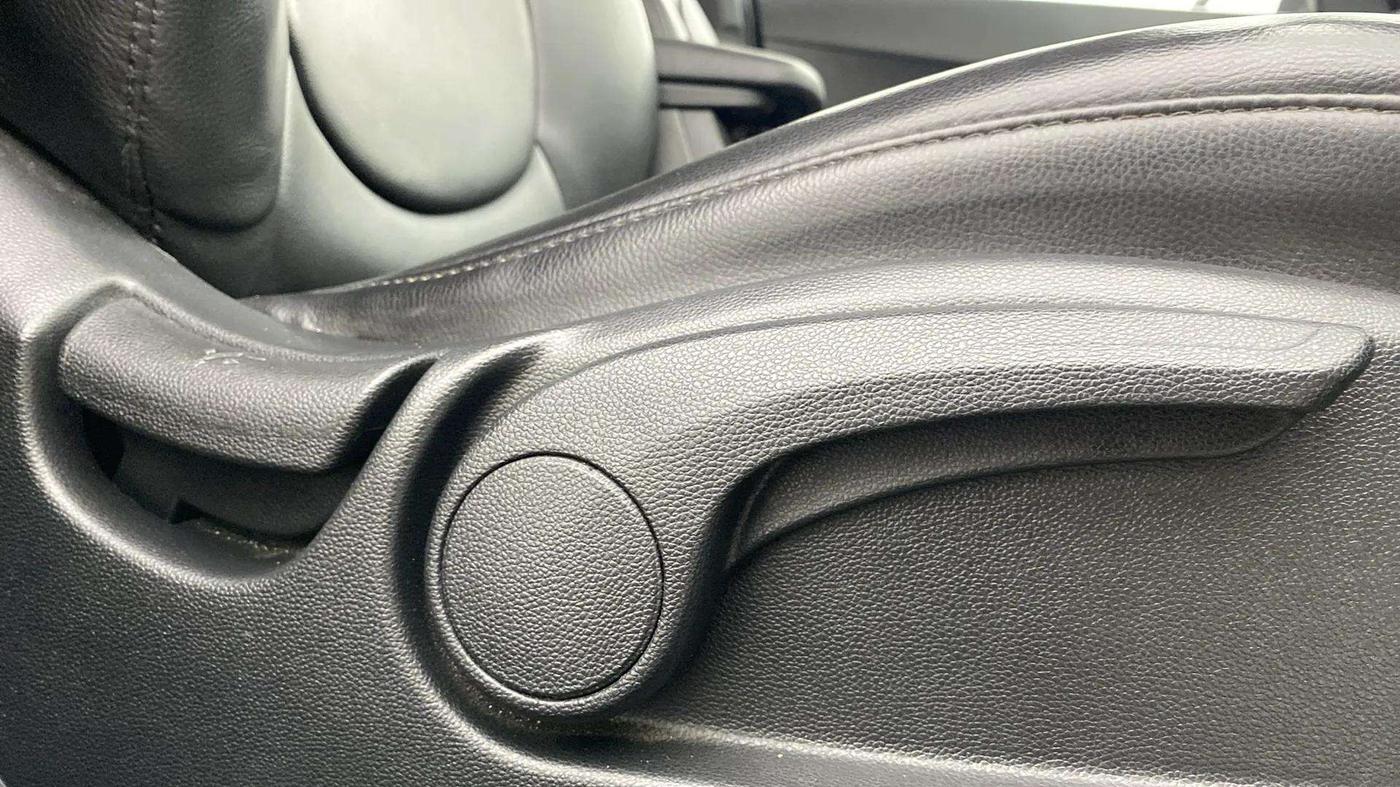 2019 Hyundai Creta E PLUS 1.4 DIESEL, Diesel, Manual, 47,527 km, Driver Side Adjustment Panel
