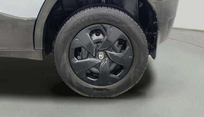 2023 Tata PUNCH ADVENTURE MT, Petrol, Manual, 29,903 km, Left Rear Wheel