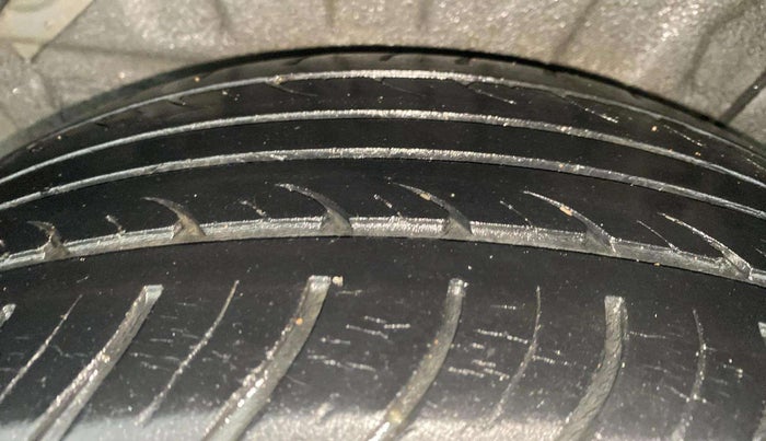2014 Hyundai i20 SPORTZ 1.2, Petrol, Manual, 47,087 km, Right Rear Tyre Tread