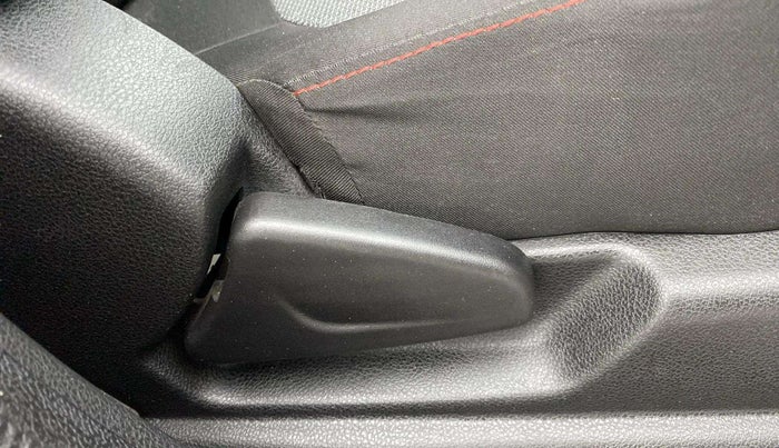 2020 Renault Kwid RXT 1.0 AMT (O), Petrol, Automatic, 18,296 km, Driver Side Adjustment Panel