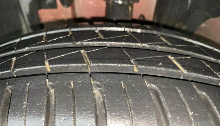 2020 Renault Kwid RXT 1.0 AMT (O), Petrol, Automatic, 18,296 km, Left Front Tyre Tread