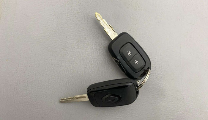 2020 Renault Kwid RXT 1.0 AMT (O), Petrol, Automatic, 18,296 km, Key Close Up