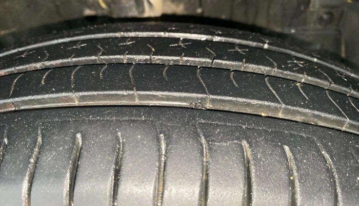 2013 Maruti Swift Dzire VDI, Diesel, Manual, 79,759 km, Right Front Tyre Tread