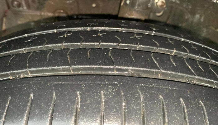 2013 Maruti Swift Dzire VDI, Diesel, Manual, 79,759 km, Left Front Tyre Tread