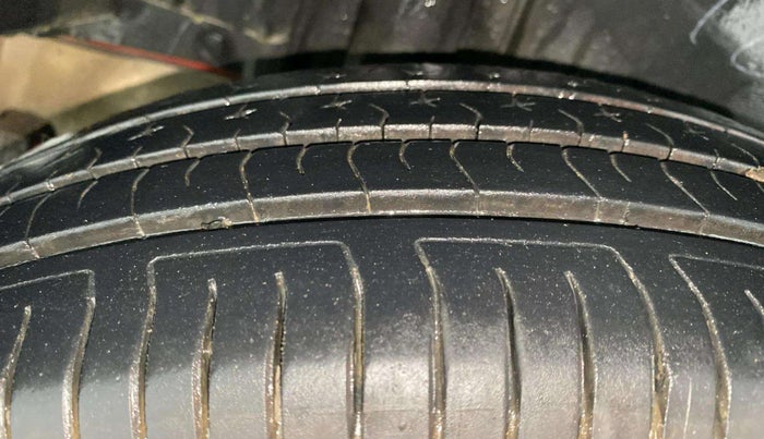 2013 Maruti Swift Dzire VDI, Diesel, Manual, 79,759 km, Right Rear Tyre Tread