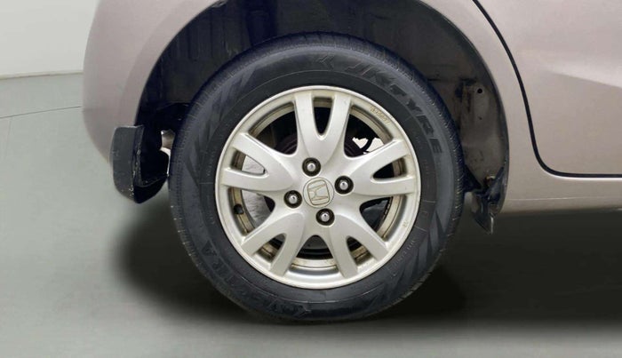 2016 Honda Brio VX MT, Petrol, Manual, 36,605 km, Right Rear Wheel