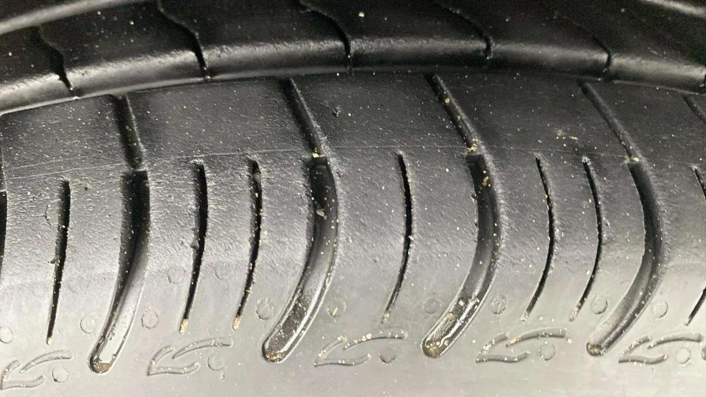 2018 Maruti Celerio VXI AMT, Petrol, Automatic, 65,111 km, Right Front Tyre Tread