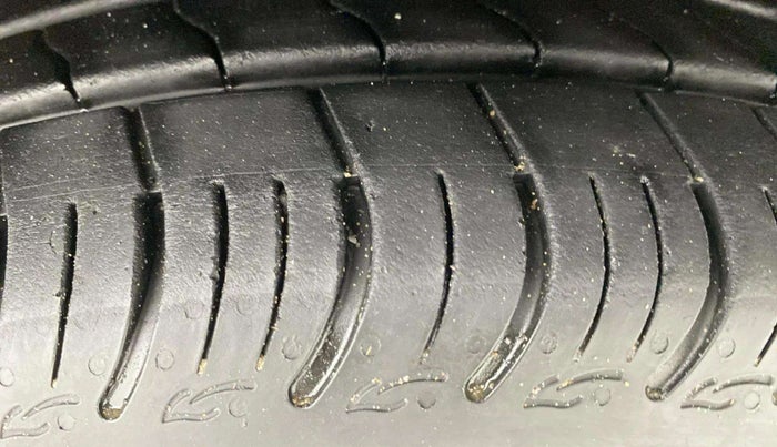 2018 Maruti Celerio VXI AMT, Petrol, Automatic, 64,950 km, Right Front Tyre Tread