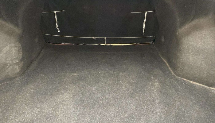 2017 Maruti Ciaz ZDI+ SHVS, Diesel, Manual, 69,207 km, Boot Inside