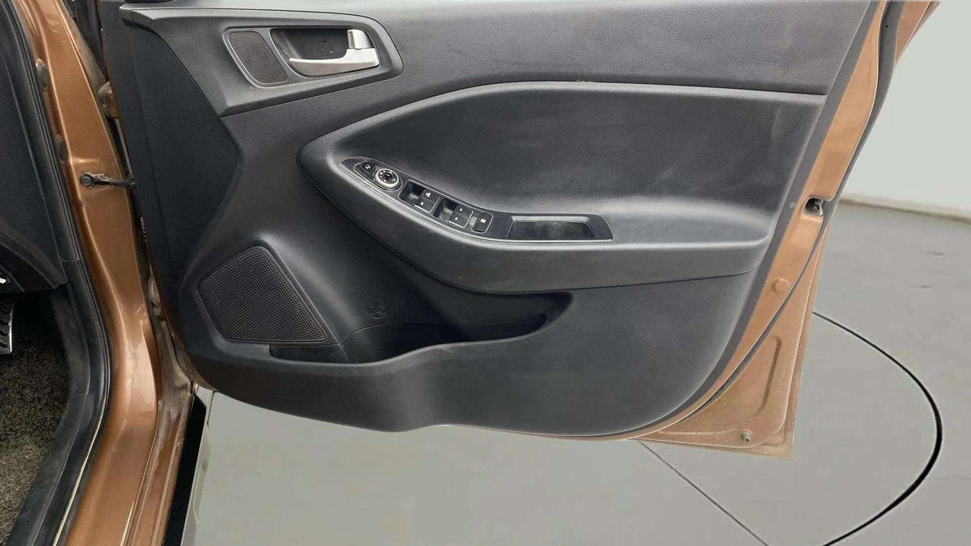 2015 Hyundai i20 Active 1.2 SX, Petrol, Manual, 49,457 km, Driver Side Door Panels Control