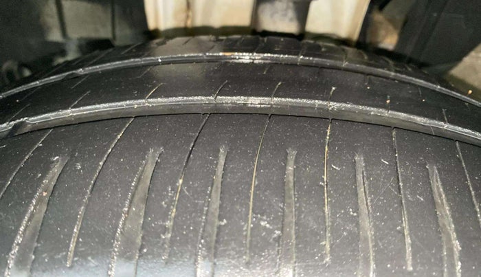 2020 Renault TRIBER RXZ, Petrol, Manual, 49,691 km, Left Front Tyre Tread