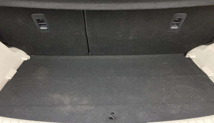 2020 Mahindra XUV300 W8 (O) 1.5 DIESEL AMT, Diesel, Automatic, 71,094 km, Boot Inside