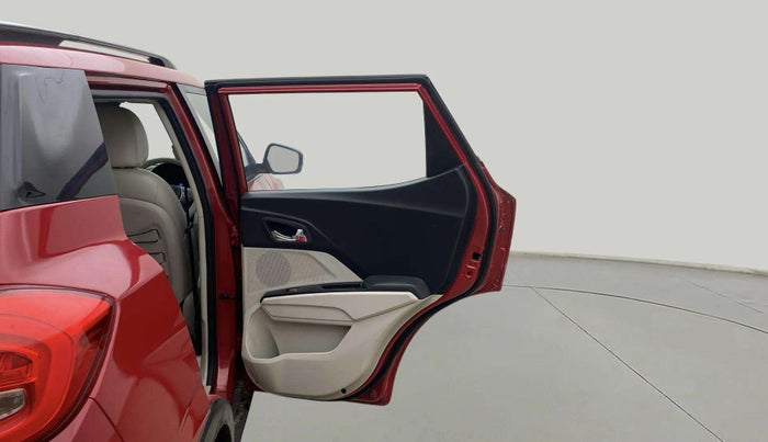 2020 Mahindra XUV300 W8 (O) 1.5 DIESEL AMT, Diesel, Automatic, 71,094 km, RHS Rear Door