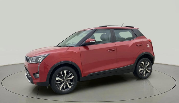 2020 Mahindra XUV300 W8 (O) 1.5 DIESEL AMT, Diesel, Automatic, 71,094 km, Left Front Diagonal