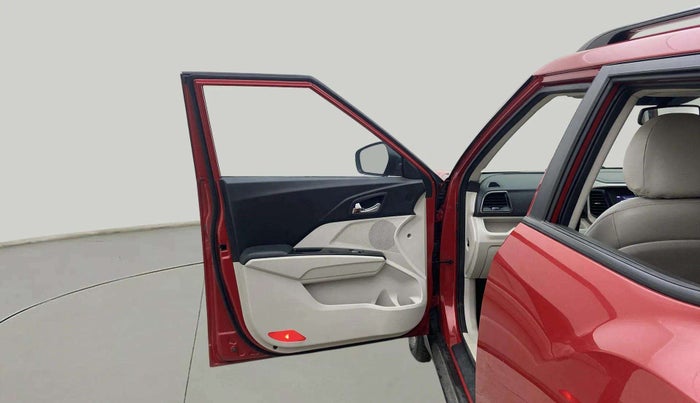 2020 Mahindra XUV300 W8 (O) 1.5 DIESEL AMT, Diesel, Automatic, 71,094 km, LHS Front Door