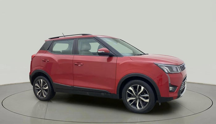 2020 Mahindra XUV300 W8 (O) 1.5 DIESEL AMT, Diesel, Automatic, 71,094 km, Right Front Diagonal